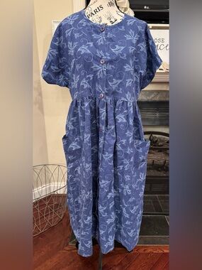 Vintage House Dress Denim Floral Granny Core 80s Cotton Button Pockets Chambray